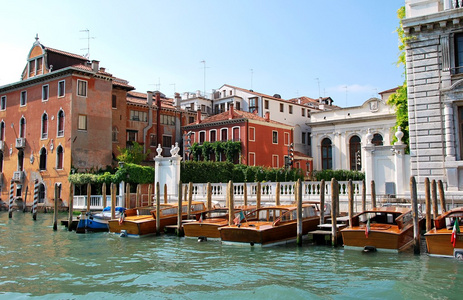 在威尼斯的主要运河