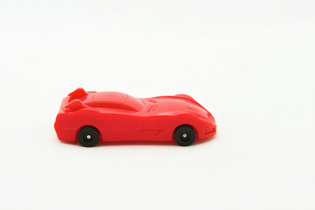 红色玩具赛车图片