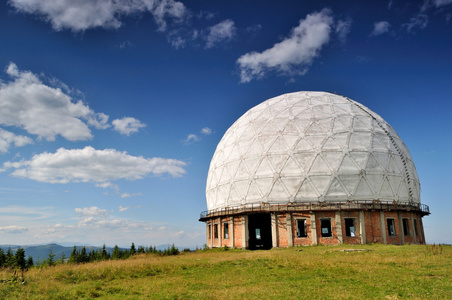 雷达圆顶遗留物旧苏联雷达站照片