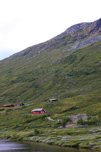 horsk krajina s domy v Norsku. Skandinvsk Evropa山风景用房子在挪威。斯堪的
