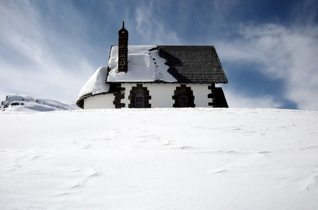 在白雪的小屋