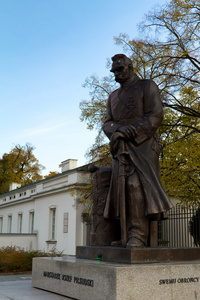 雕像的约瑟夫  毕苏茨基