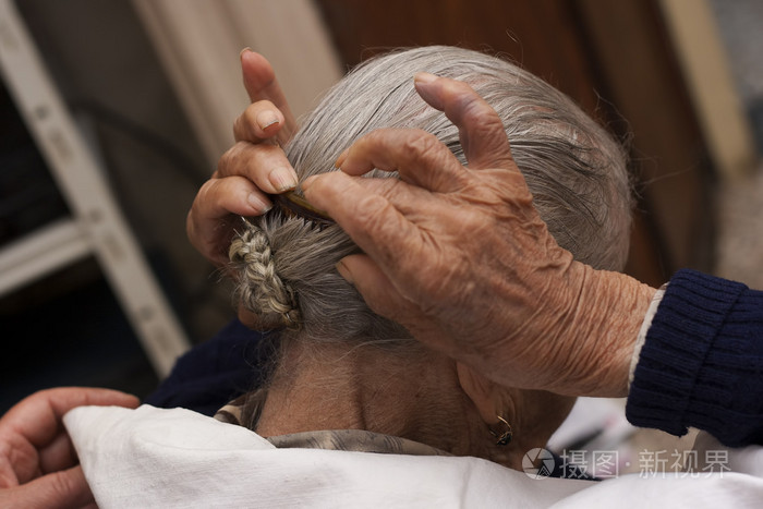 老年妇女发型