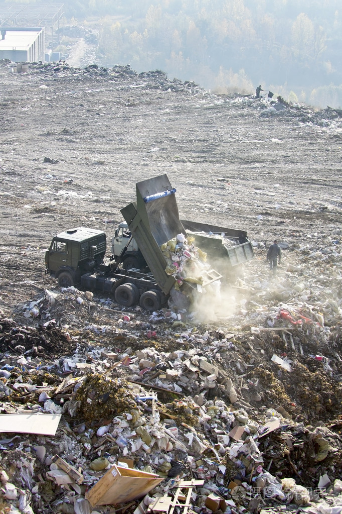 在一个城市中的灰尘转储