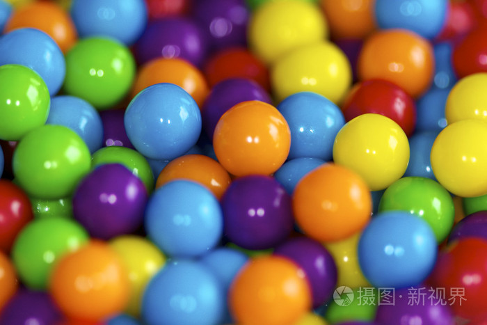 明亮的彩色糖果球