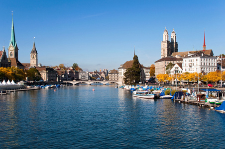 利马河和城市在一个晴天在苏黎世瑞士