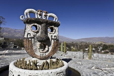 pachamama 纪念碑在 valle de calchaquies 在北部阿根廷