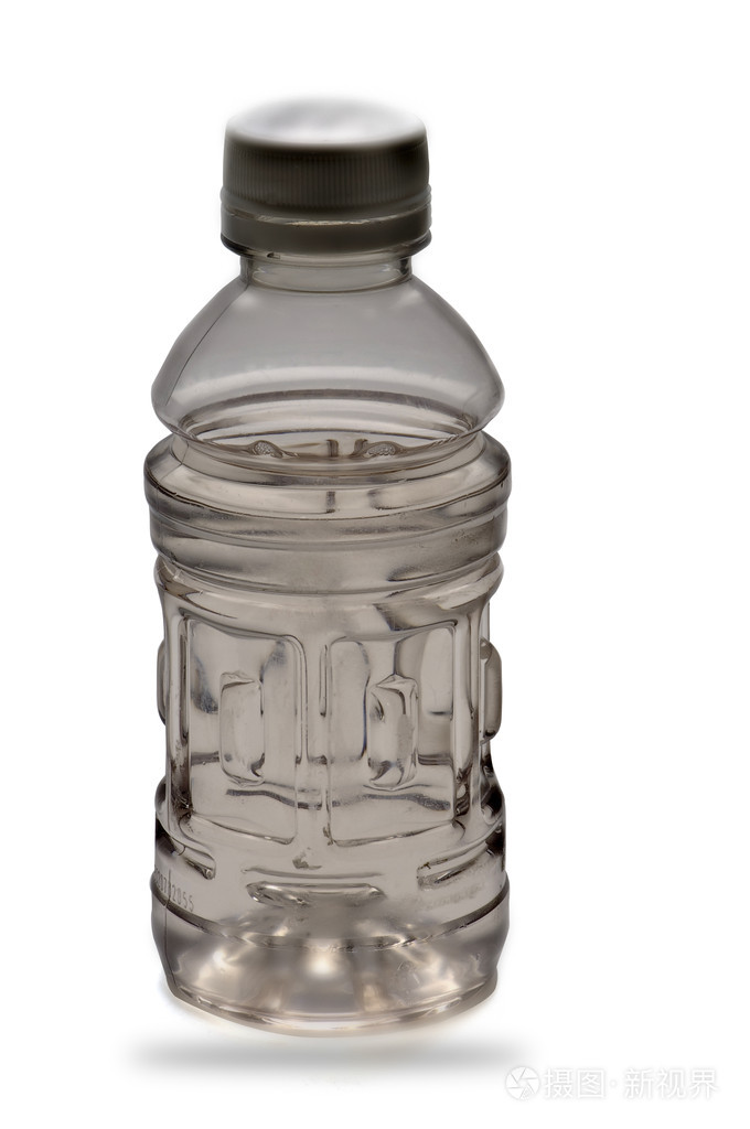 孤立在白色的塑料瓶水