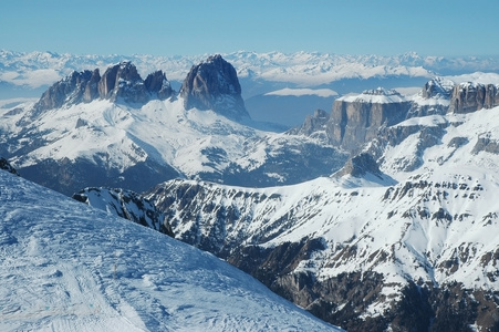 在 dolomities，dolomiti意大利冬季滑雪度假村