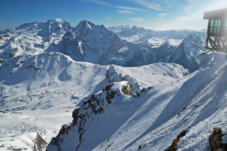 在 dolomities，dolomiti意大利冬季滑雪度假村