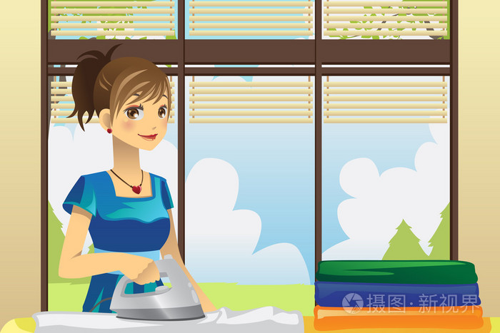 家庭主妇熨衣服