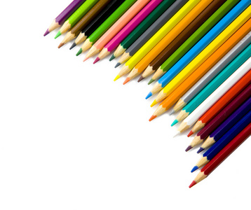 多彩色铅笔在白色背景上的一个角落里