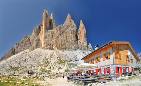 多洛米蒂山的 lavaredo 木屋