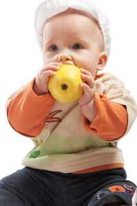 孩子吃苹果