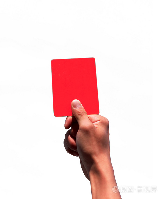 拿一张红牌被隔绝在白色背景上的手