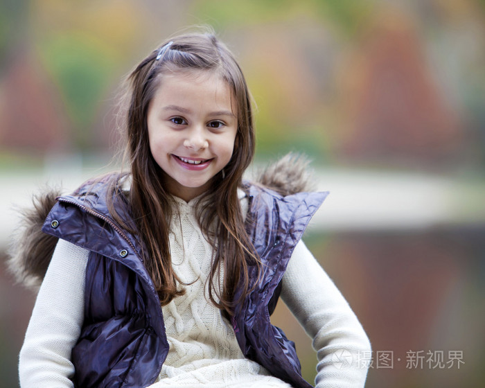 美丽的西班牙裔儿童肖像