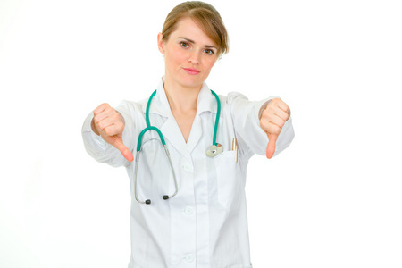 不满的医生女人显示拇指向下的姿态