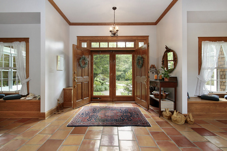 门厅与橙色陶瓷地板图片