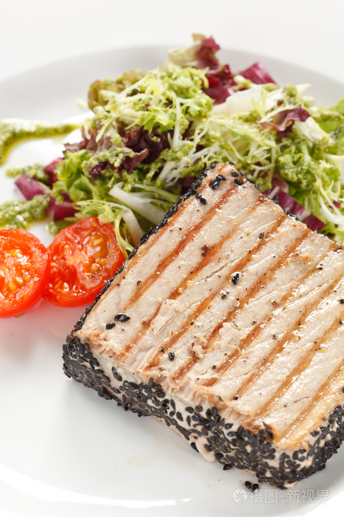 三文鱼扒配沙拉