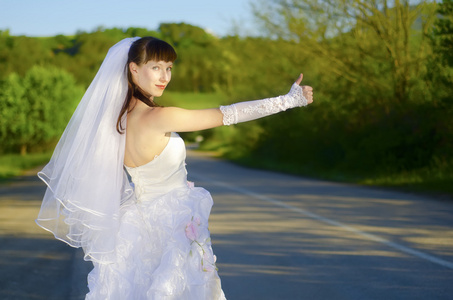 道路上的新娘