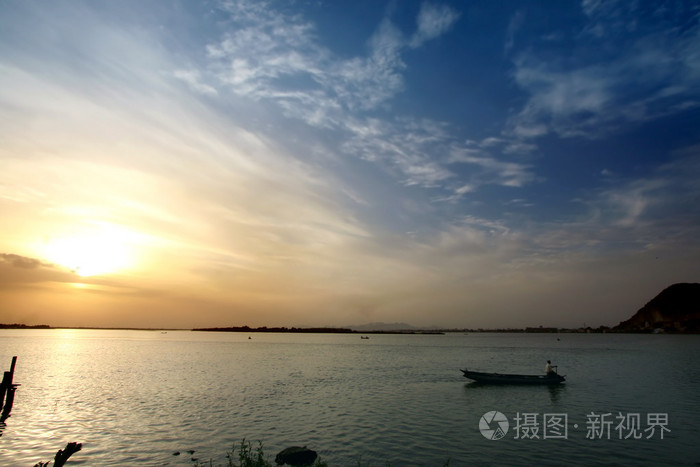 克里希纳河上的清晨现场