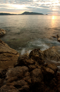 美丽的热带夕阳在海