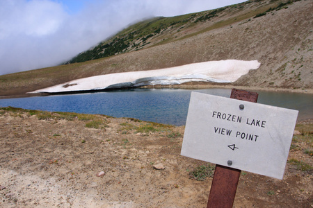 高山湖泊