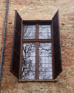 在文艺复兴时期的房子的窗口
