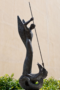 圣乔治龙青铜纪念碑在克罗地亚里耶卡