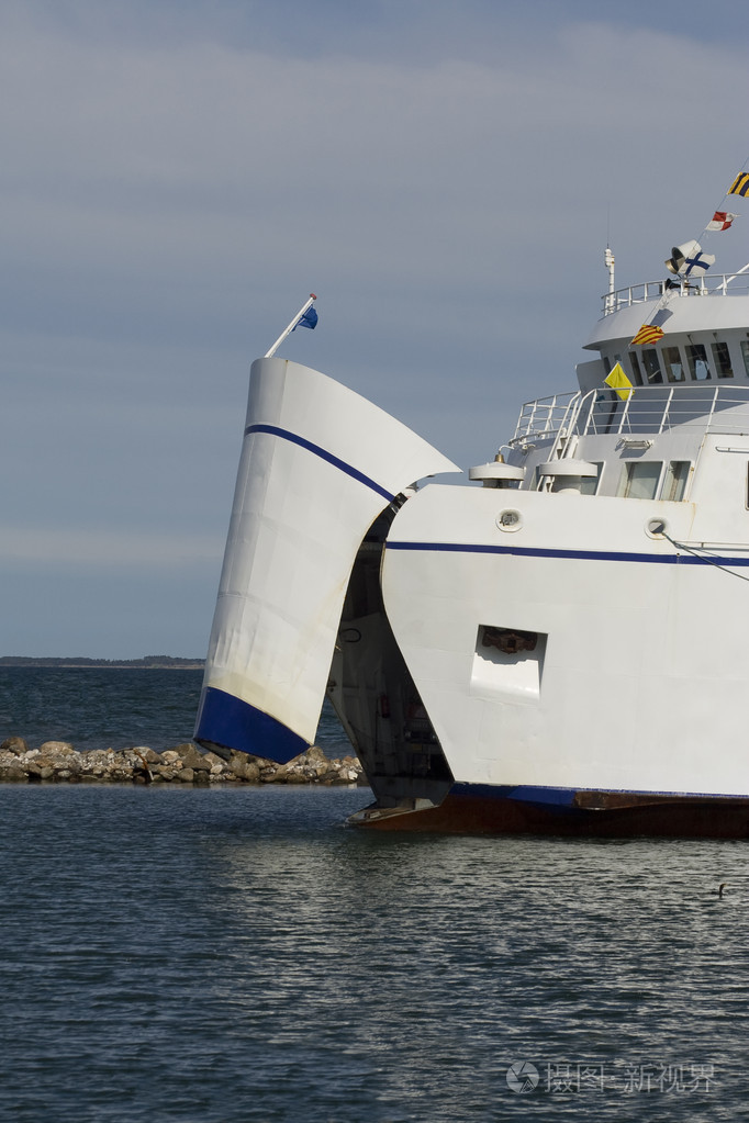 px发票合同问题/查看作者其他作品查看更多>渡轮的一部分航行船舶的一