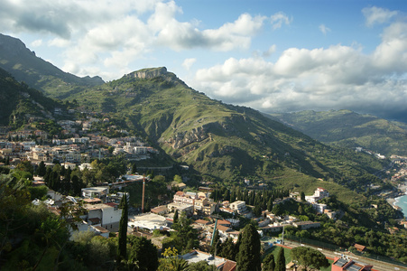 景观的山山谷的鸟瞰图。西西里