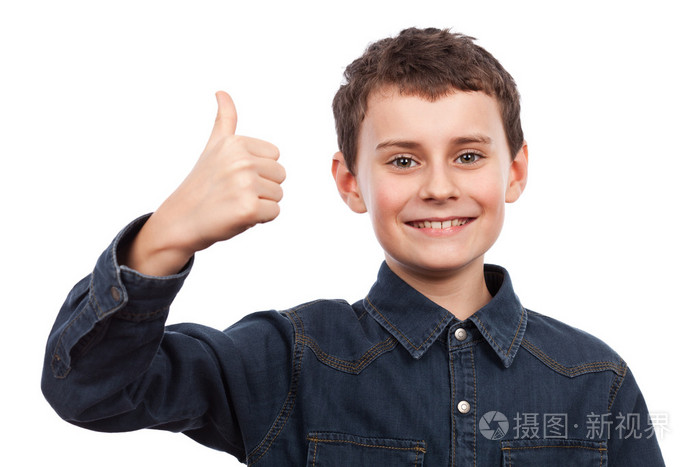 多可爱的孩子竖起大拇指
