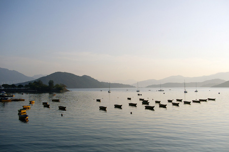 在日落的沿海风景