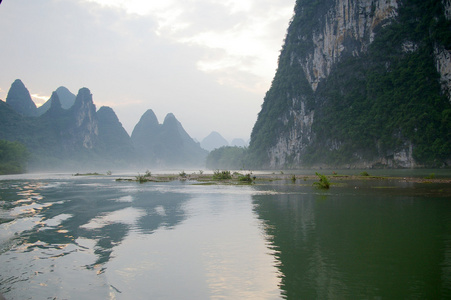 美丽的喀斯特山景观的阳朔桂林，中国