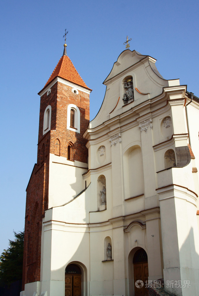 在格涅兹诺，波兰教会的外观