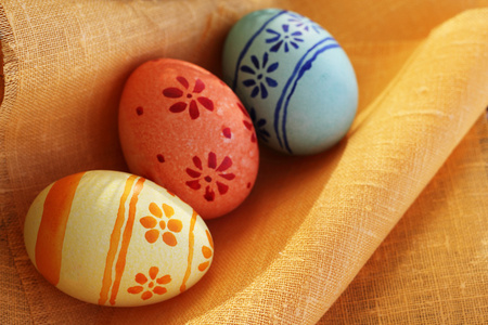 在纺织上的复活节彩蛋