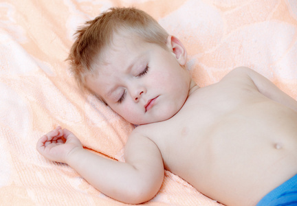 美丽熟睡的婴儿的特写肖像
