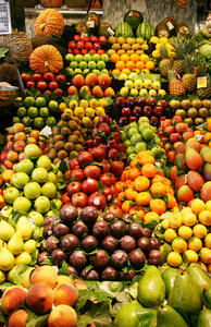 拉邦奇利亚，水果。世界著名巴塞罗那市场，西班牙。选择性焦点