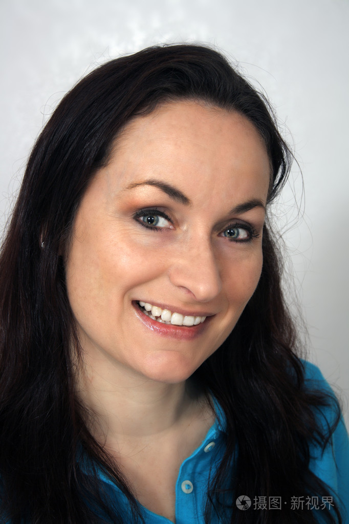 美丽友好的黑发头照2