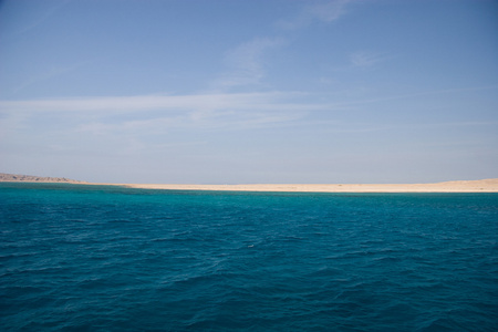 在夏天红海