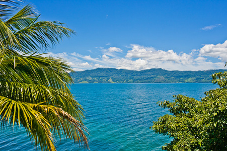 多巴湖在苏门答腊岛的视图