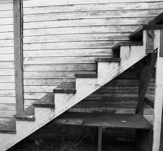 老破旧的木楼梯