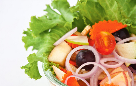 健康的蔬菜和水果沙拉图片