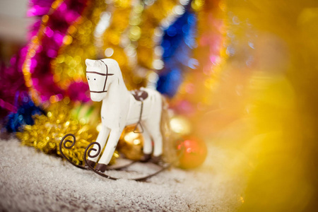 马装饰圣诞树