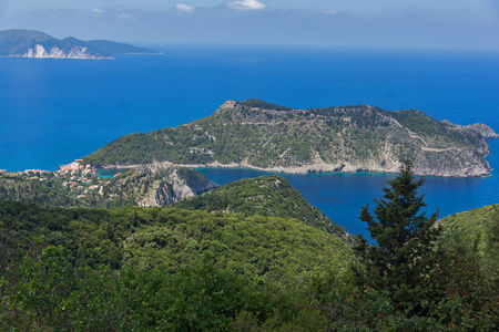 阿索斯村庄和美丽海湾，凯，爱奥尼亚群岛的海景