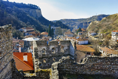 废墟的拜占庭式的堡垒和全景图视图，在苏格兰地区 Melnik 进城