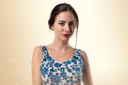 穿蓝衣服的女孩图片