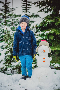 雪人冬天男孩