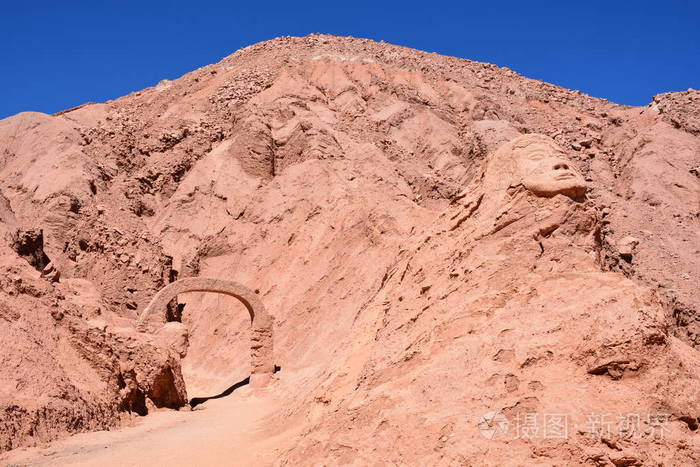 景观雕塑及山在智利阿塔卡马沙漠