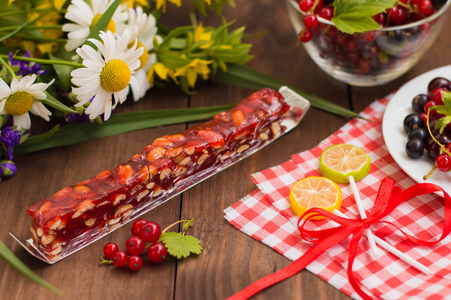 作为格鲁吉亚当地的特产长笛和各种各样的地方风乐器在标记街边小店